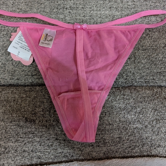 📢 Just In... Hello Kitty Thong - Picture 4 of 6